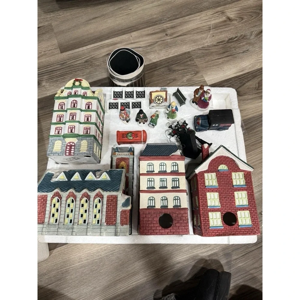 Dept‎ 56  23 Pc Dickensvale Christmas Village Lighted RARE